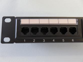 Photo of 19'' CAT 6 24 PORT PATCH PANEL