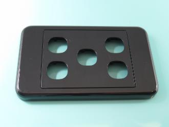 Photo of 5 HOLE CLIPSL BLACK PLATE