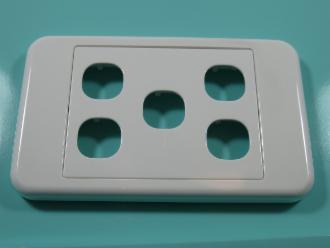 Photo of 5 HOLE CLIPSL PLATE